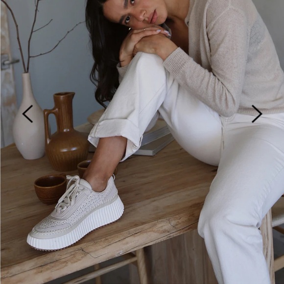 NEARLY NEW - Dolce Vita Dolen platform sneaker - Picture 4 of 10